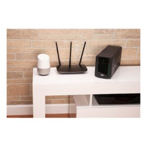 126189.jpg Easy UPS APC 700VA, Tower, 230V, 4x IEC C13 AVR